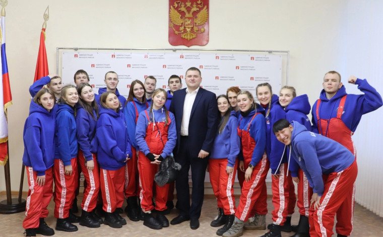 В Манский район прибыл «Снежный десант». В Манский район прибыл «Снежный десант».